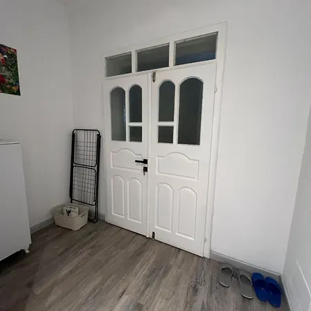 Tirana Leasing&rentals Selita
