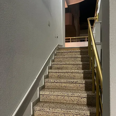 Tirana Leasing&rentals Apartament *