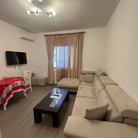 Tirana Leasing&rentals شقة *