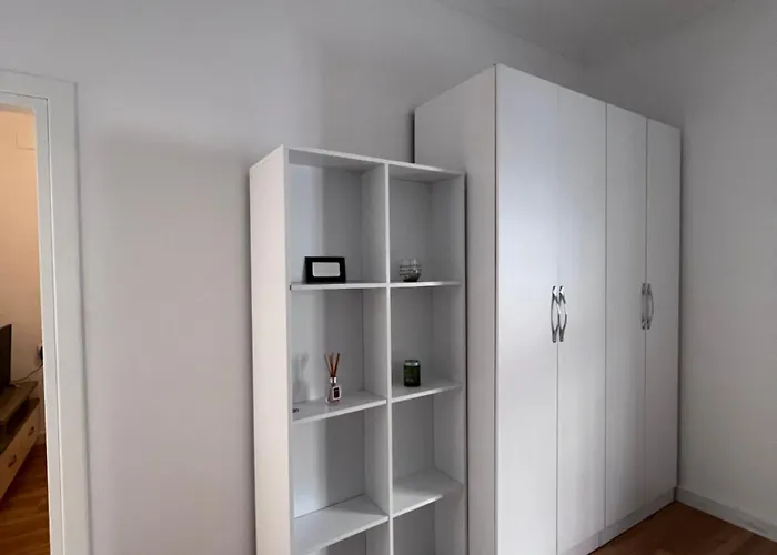 Tirana Leasing&rentals *